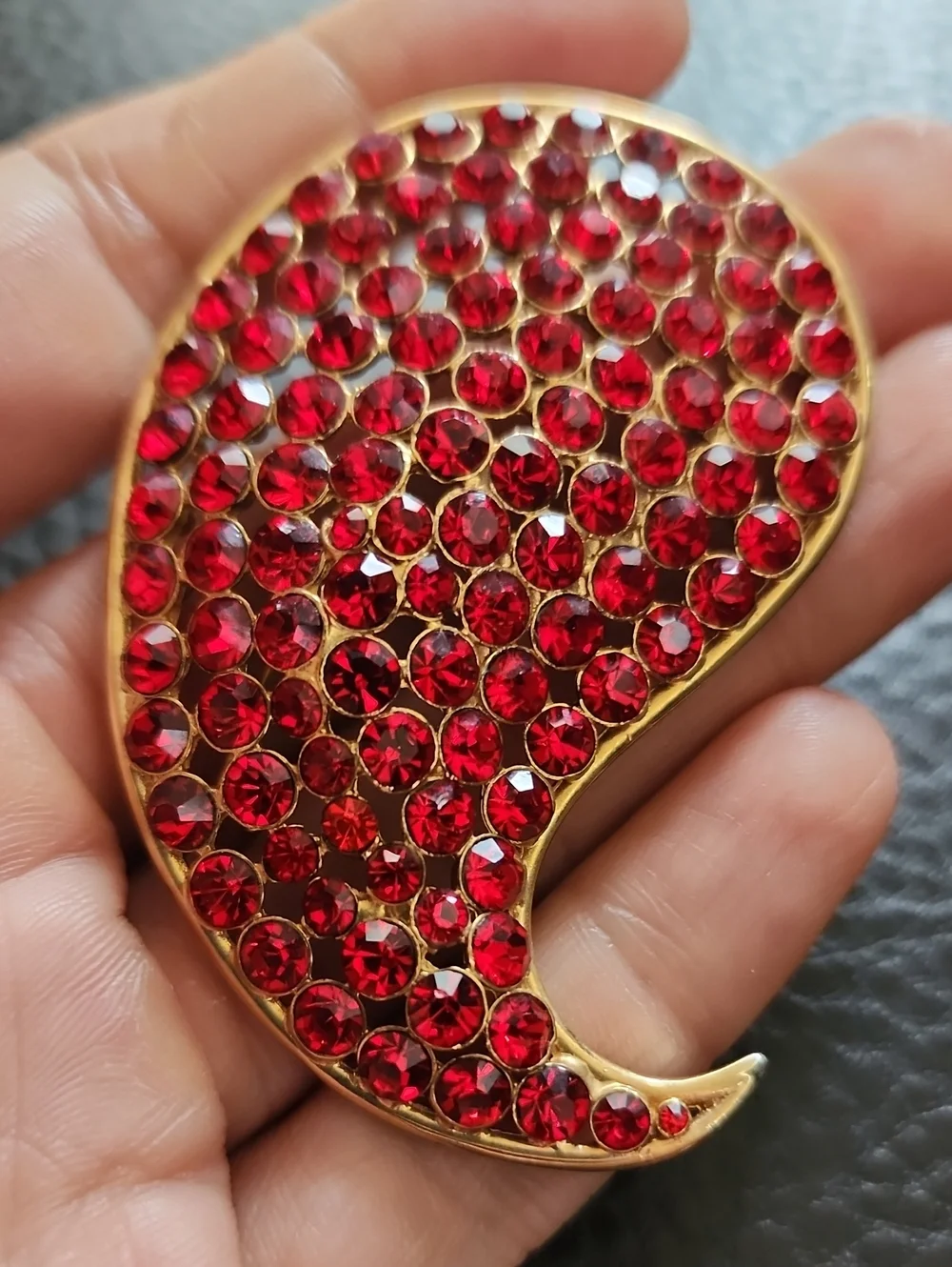 VTG Gold-Tone Red Crystal Brooch - Women Jewelry